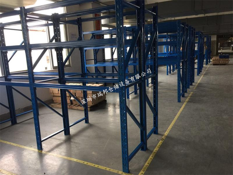 東莞****照明科技公司中型貨架案例